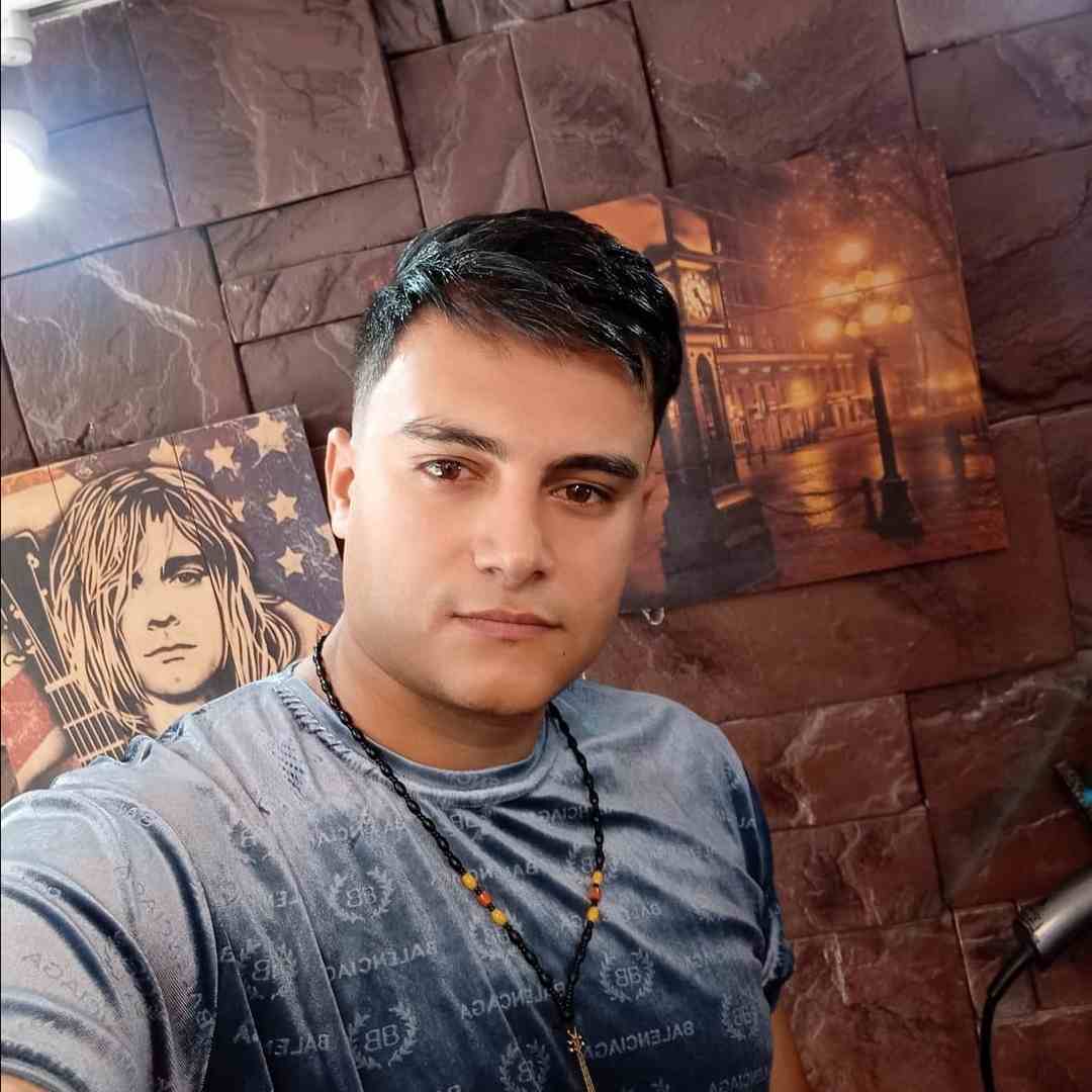 دانلود آهنگ چهارچوبه دل رامین کرمی